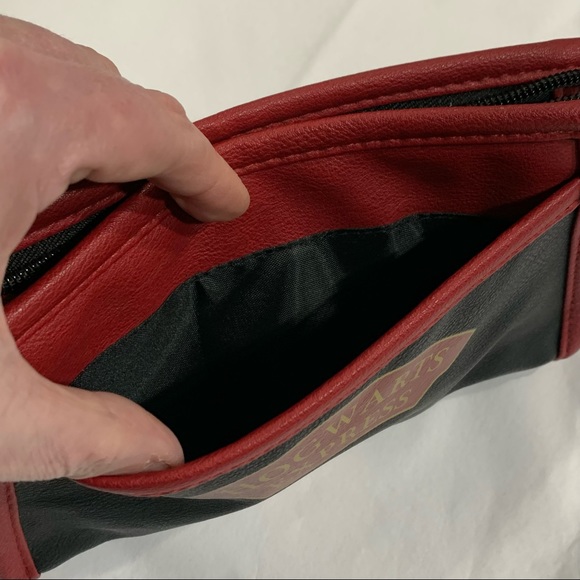 HARRY POTTER HOGWARTS PLATFORM 9 3/4 MAKEUP BAG! - Picture 8 of 11